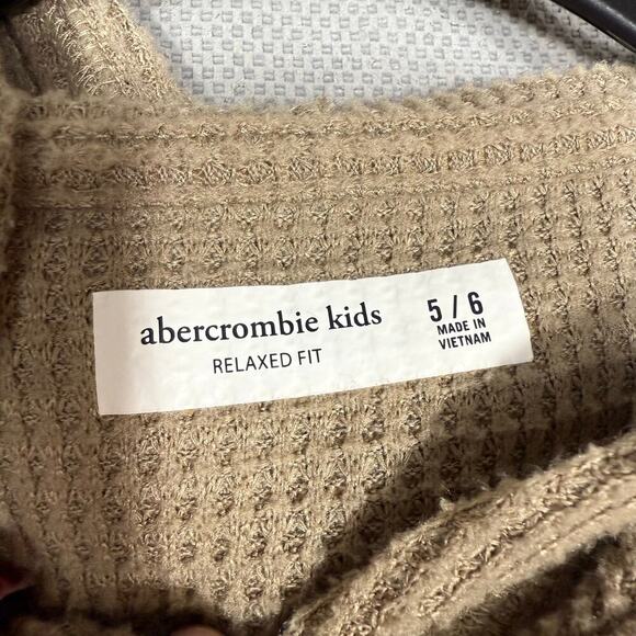 Abercrombie Kids Tan Waffle Knit Hoodie Sweatshirt Size 5/6 Relaxed Fit - Picture 3 of 4